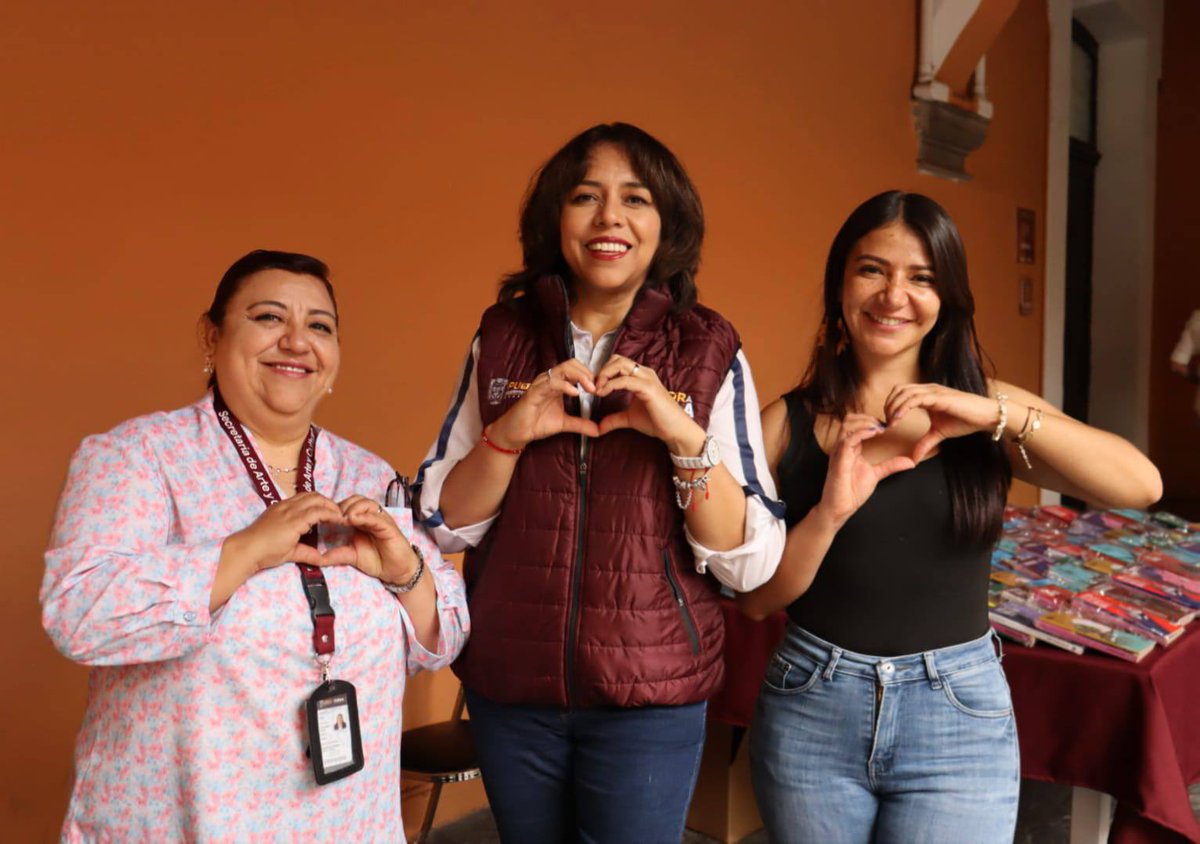 SecihtiGobPue's tweet image. Nuestra titular, @AquinoMiryam1, acompañó al gobernador @armentapuebla_ ; al titular del Fondo de Cultura Económica, @Taibo2, y al secretario de @CulturaGobPue , Fritz Glockner, en la inauguración de la restauración del Antiguo Colegio de #San #Pablo. 🏛️