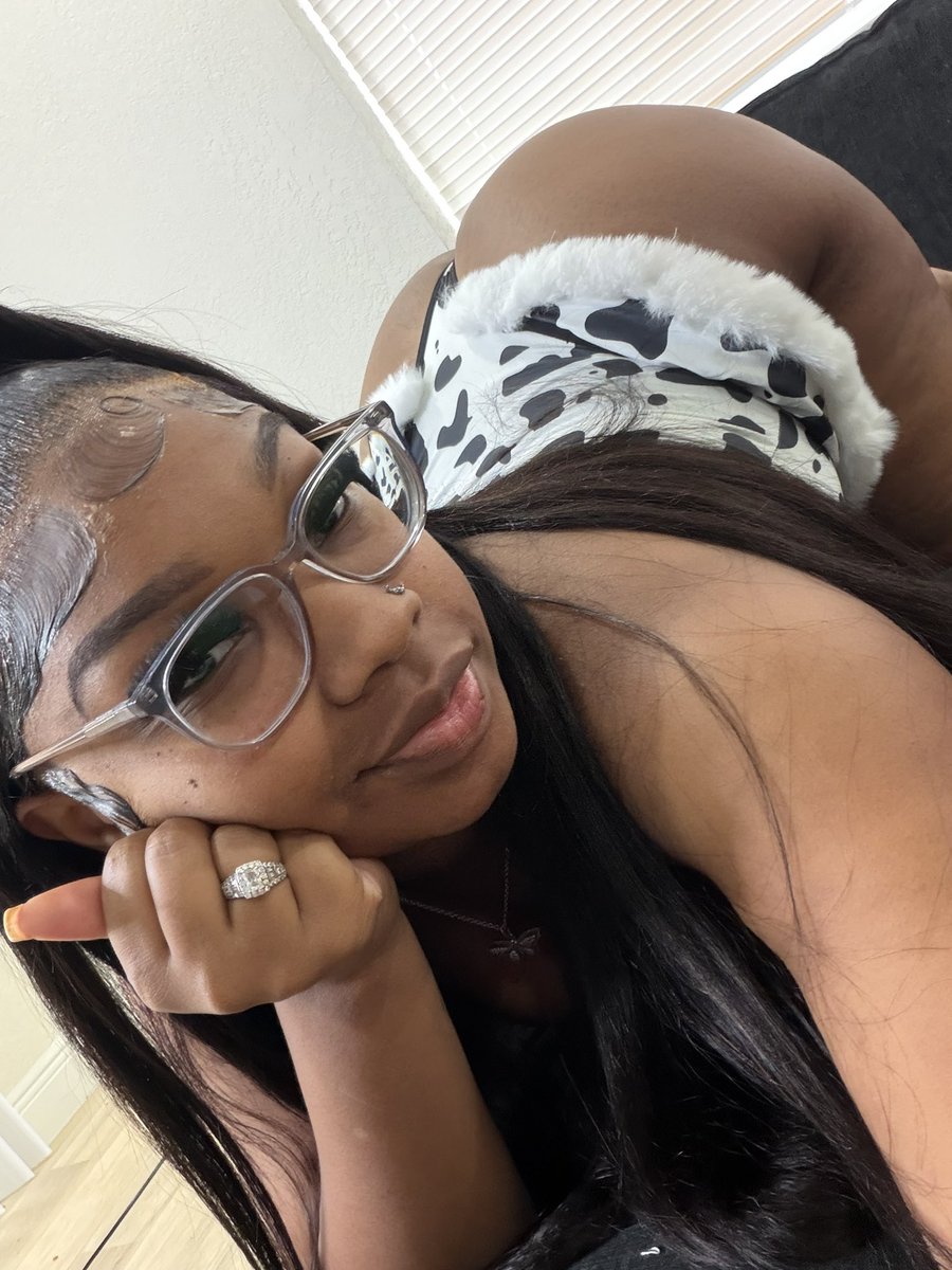 Shey 🦋 tweet media