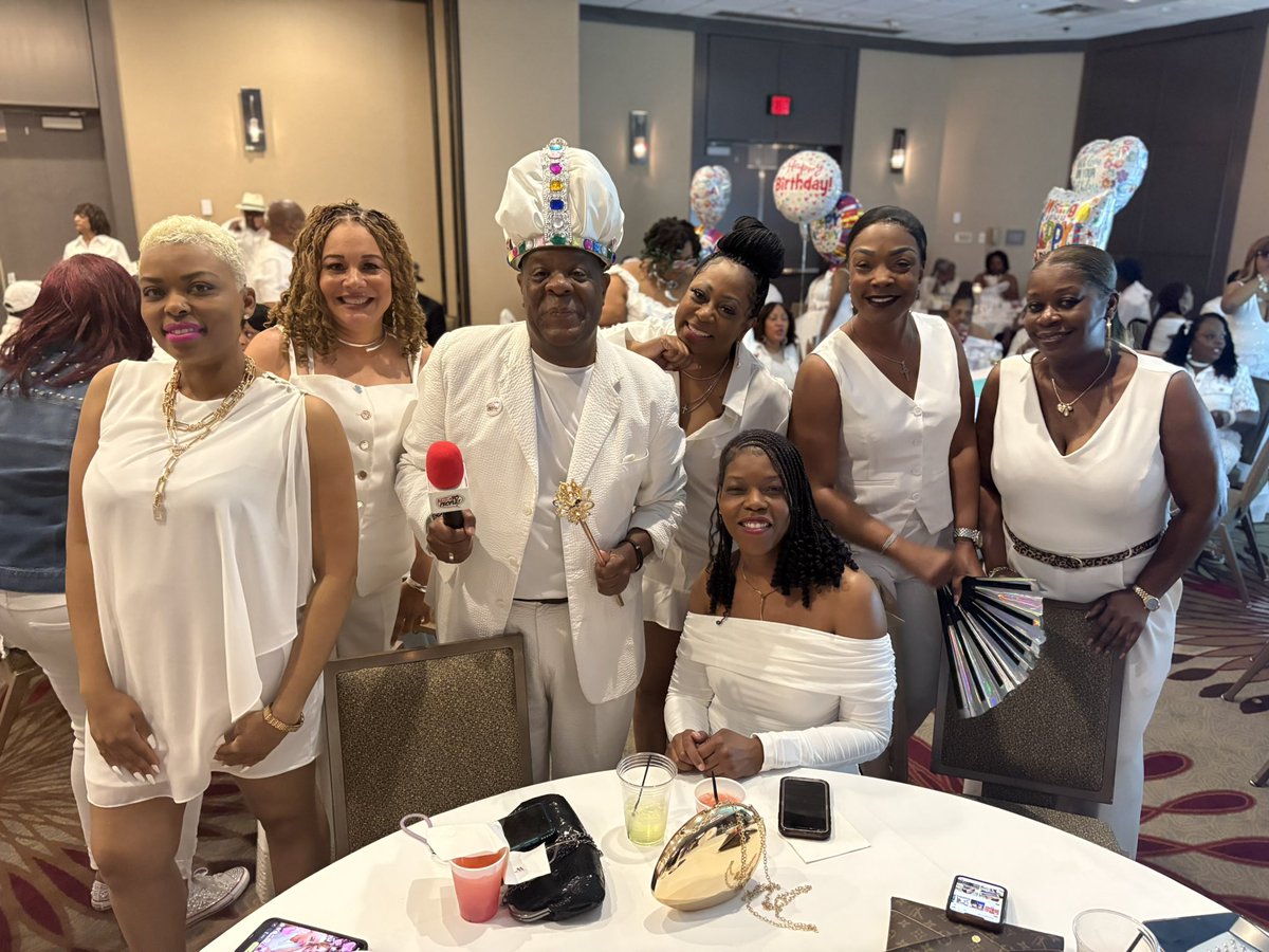 ThemYoPeople's tweet image. A great big shout out to the ultimate party in white‼️With a purpose… keeping THRIlL ‼️Frank O’Neal in mind #themyopeople #allwhiteparty #party #celebrate