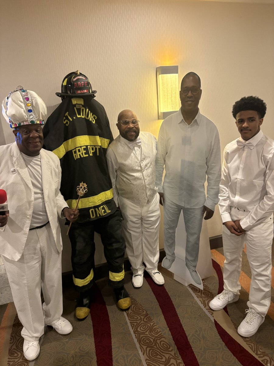 ThemYoPeople's tweet image. A great big shout out to the ultimate party in white‼️With a purpose… keeping THRIlL ‼️Frank O’Neal in mind #themyopeople #allwhiteparty #party #celebrate