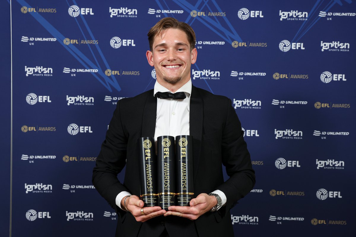 SkyBetLeagueOne's tweet image. Cleaned up. 🏆 @leytonorientfc 

#EFL | #EFLAwards