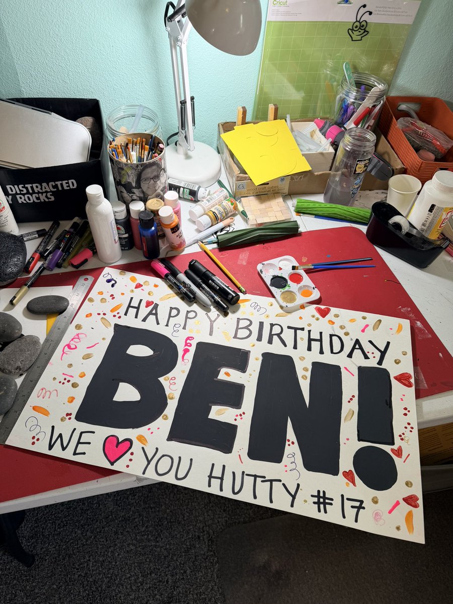 hockeygirlspod's tweet image. #bigben #benhutton #vegasborn #forgedingold HBD Ben Hutton 4/20 let’s win for Ben’s birthday!! We are game ready!