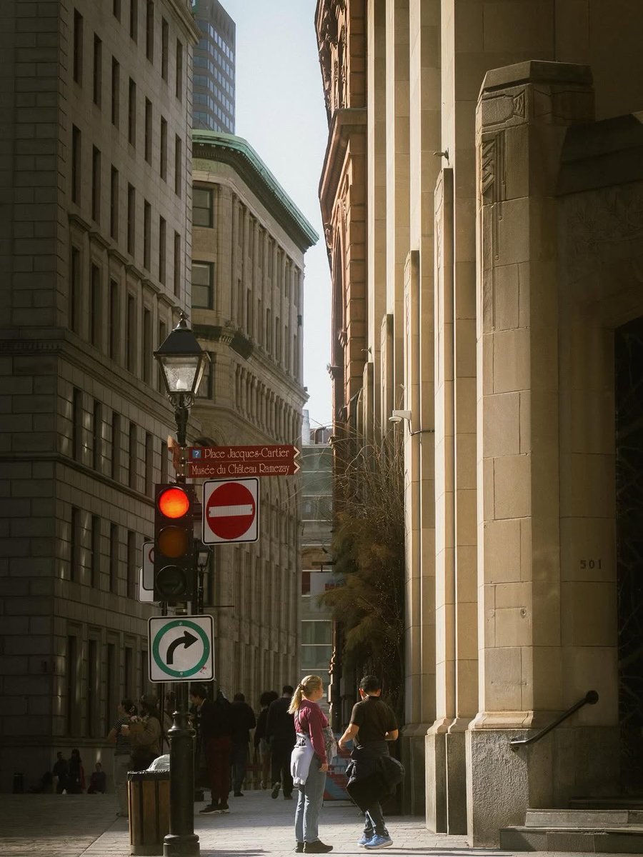 Montreal's tweet image. Exploring the urban canyons of Old Montréal. 😍

📷 @Eric_Branover #montreal