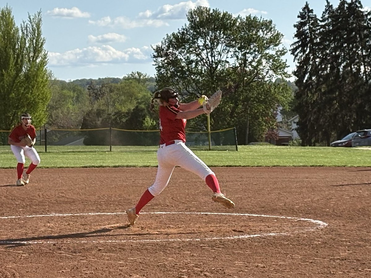 Dulaney HS Softball tweet media