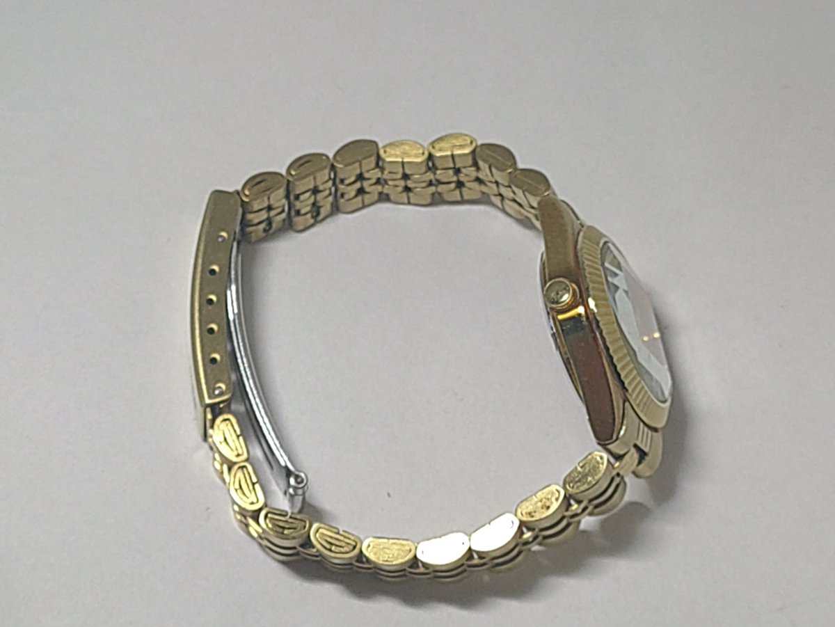 GshockTkhs's tweet image. CITIZEN watch co. gold ebay.com/itm/2573516383… #goldanalog #goldwatch #citizenwatch