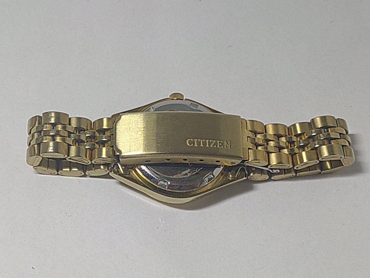 GshockTkhs's tweet image. CITIZEN watch co. gold ebay.com/itm/2573516383… #goldanalog #goldwatch #citizenwatch
