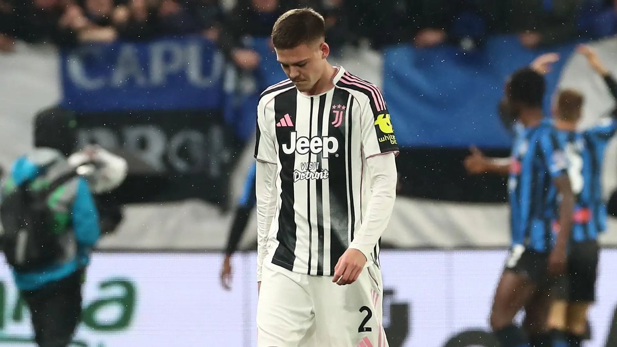 mirkonicolino's tweet image. Non il ginocchio, bensì il polpaccio: #Holm è uscito anzitempo per un fastidio muscolare che la #Juventus valuterà nei prossimi giorni. Un vero peccato, perché il ragazzo ha fatto vedere anche col #Bologna cose interessanti, ma la sua fragilità atletica sembra cronica