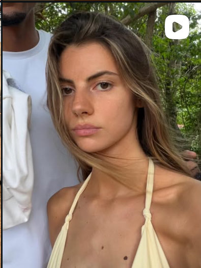 true_uprise_'s tweet image. 10 mois que l’émission est finit mais ça suit encore ces bolosses 😹 ? Pendant que les meufs cunt de la saison vivent leur best life #SecretStory