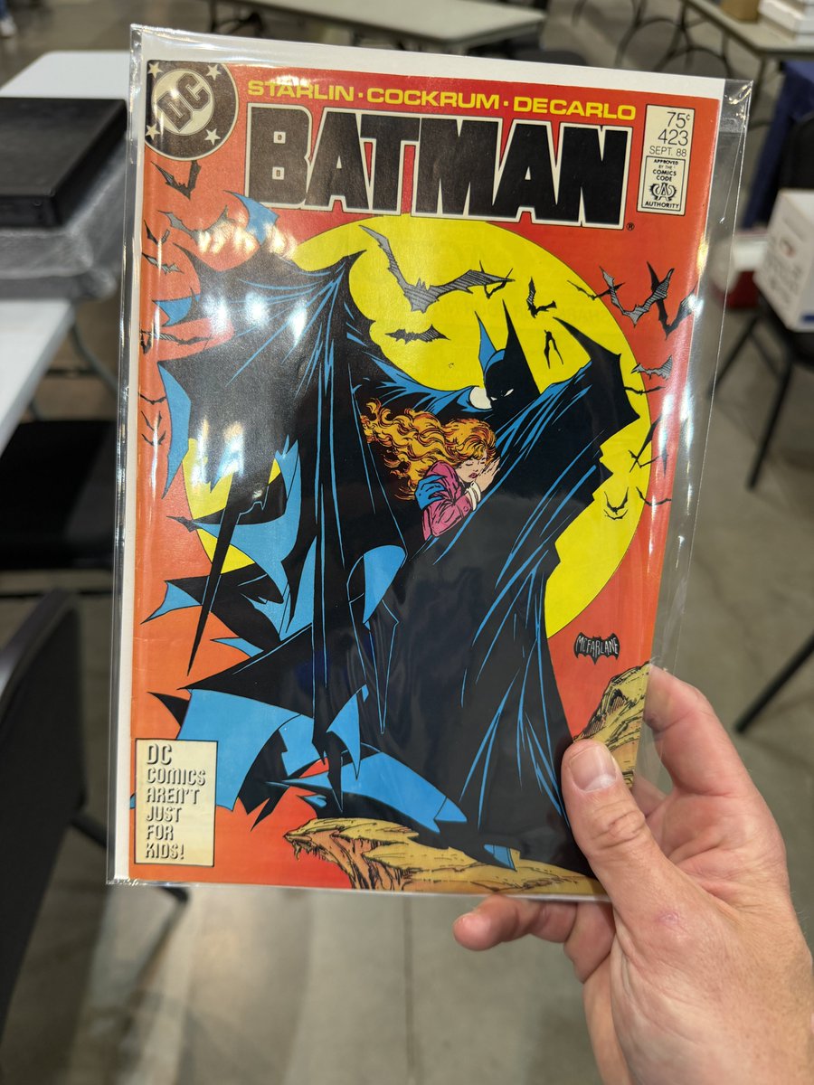 paullydoughnuts's tweet image. It has been an awesome ENDING to the show today! Have a blessed SUNDAY #thehobby FAM 

#gettostackin