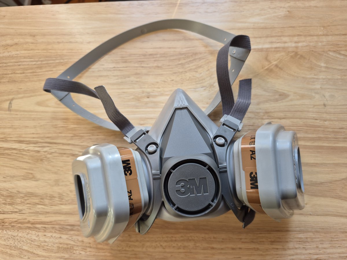 Climaxe_fr's tweet image. Beaucoup bricolent avec un simple masque papier.

Erreur.

Après 2 jours dans la poussière, le 3M 6002C enterre les modèles jetables :

✅ meilleur confort
✅ meilleure filtration
✅ réutilisable
➡️ Mon test complet : je-teste.com/test-masque-re…
#bricolage #DIY #3M