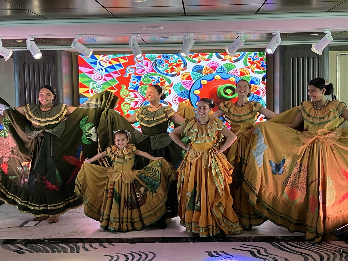 mooselander's tweet photo. Local entertainment on the #starseeker of #windstarcruises in Costa Rica https://t.co/Zv8G4AOZTu
