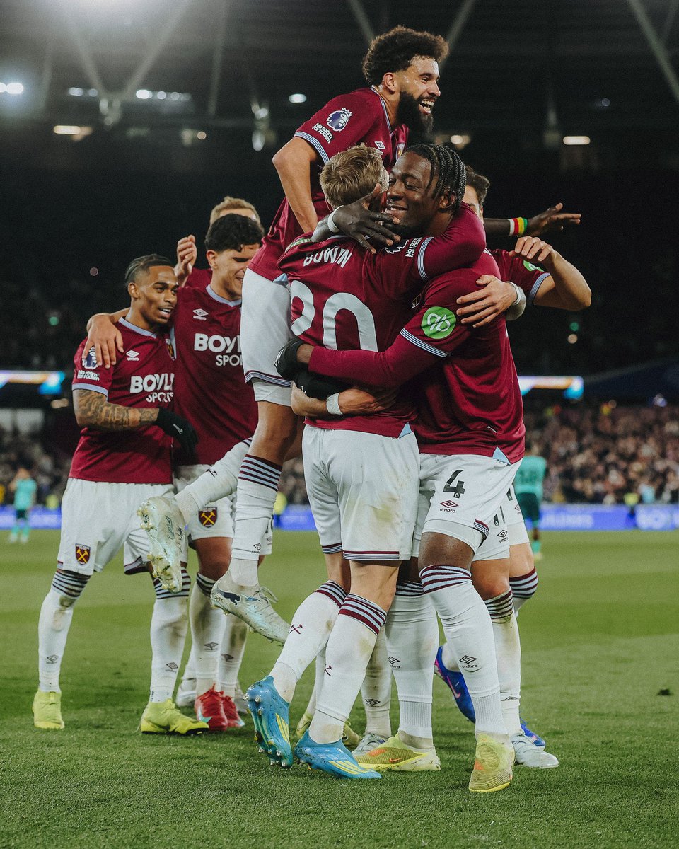 E20WHU's tweet photo. This is the moment to break clear of relegation and have our own fate in our hands 💯 

This has been such a tough season but we're here and ready to fight for our Premier League status.

Win at palace and this becomes a reality.. 

Coyi ⚒️ https://t.co/bnvkP2Oe6y