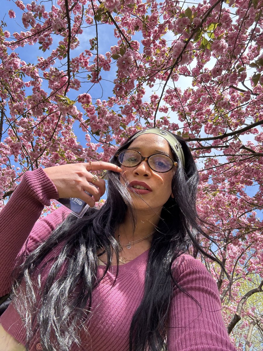 DGMH's tweet photo. she go where I go 🐍💗 https://t.co/4dYZxl9pTg