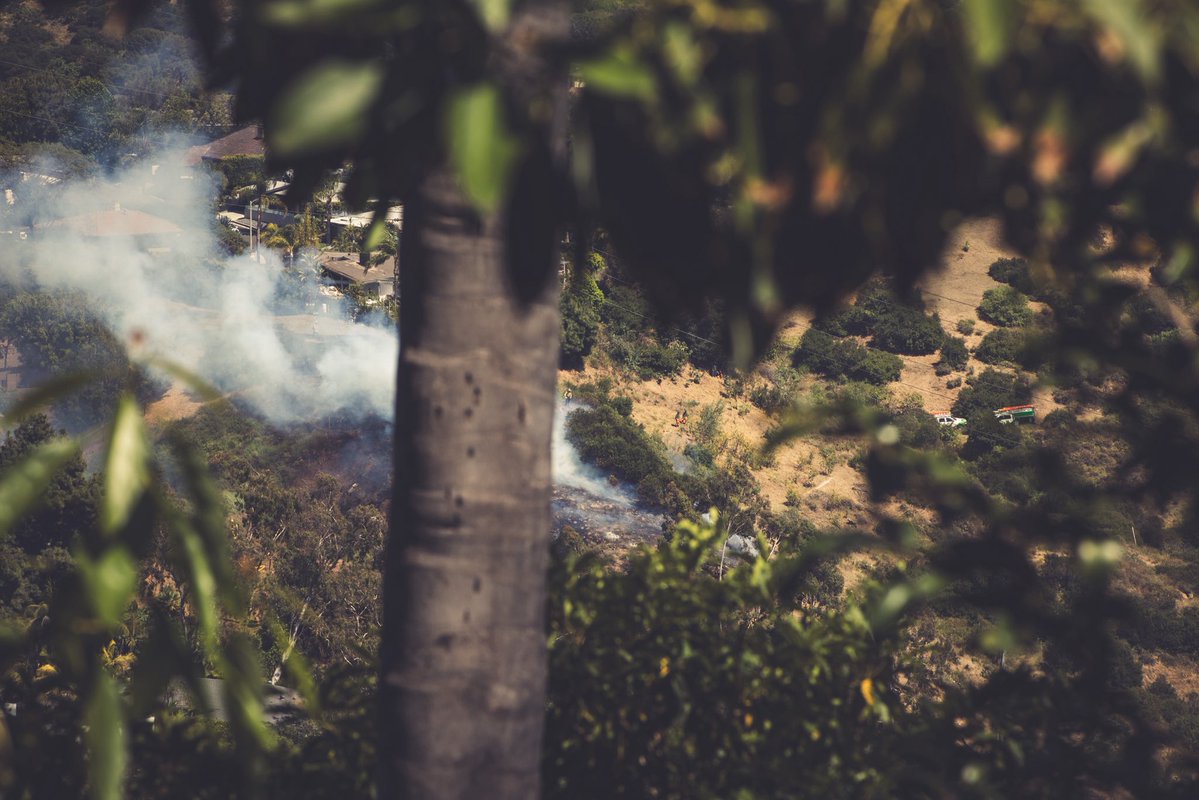 Jillaugusto's tweet image. Fire is out now! Thank you @LAFD Lakeridge Fire 🔥 @KTLA @KTLAMorningNews #lakeridgefire #fire