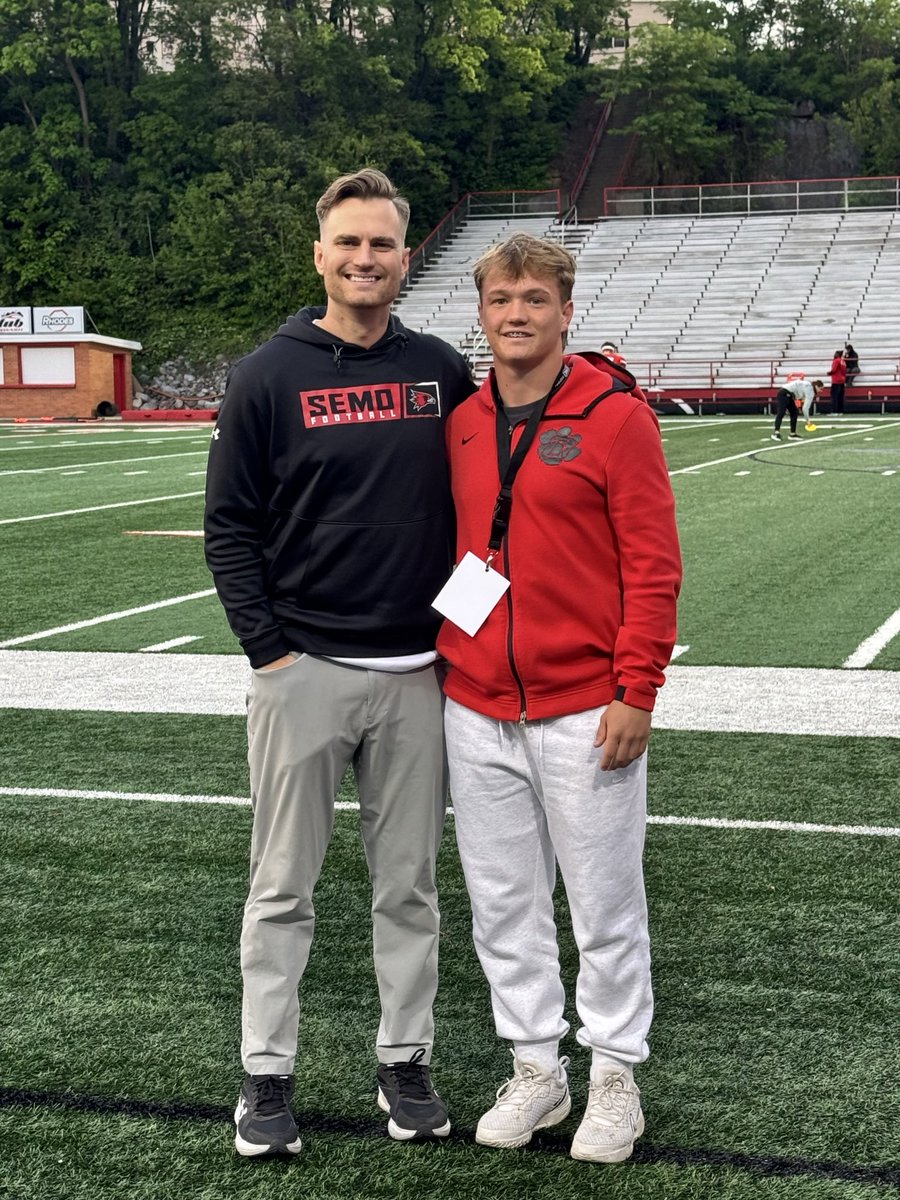 jett_easley's tweet photo. Thank you to @CoachBoylan13 @Coach_Drury and @_CoachDes for a great visit! Can’t wait to be back!
@Ozarkfb_recruit @OzarkTigersFB @Southwest7v7 @JPRockMO @The_onlyAjReed https://t.co/rEx1IE6hY4