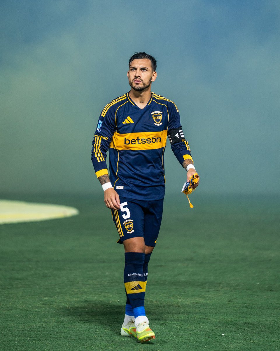 LACOBRAAA tweet media