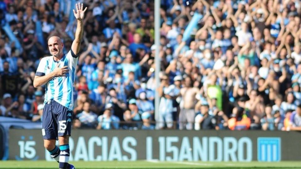 RCPerfectShot's tweet photo. Cuanta falta hace un capitán así con huevos, y no esta manga de cagones https://t.co/EK6Zxot57v