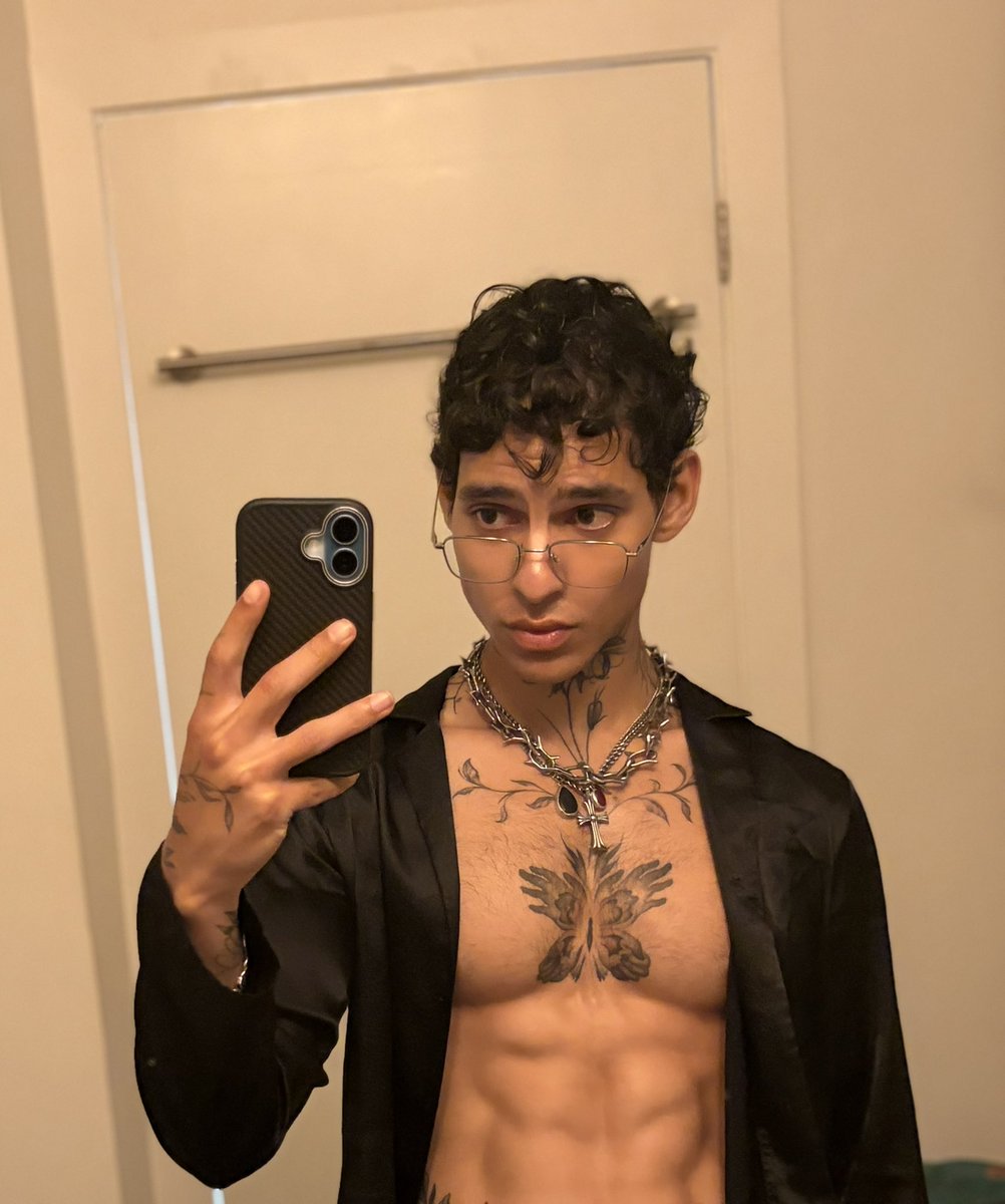 Lyle tweet media