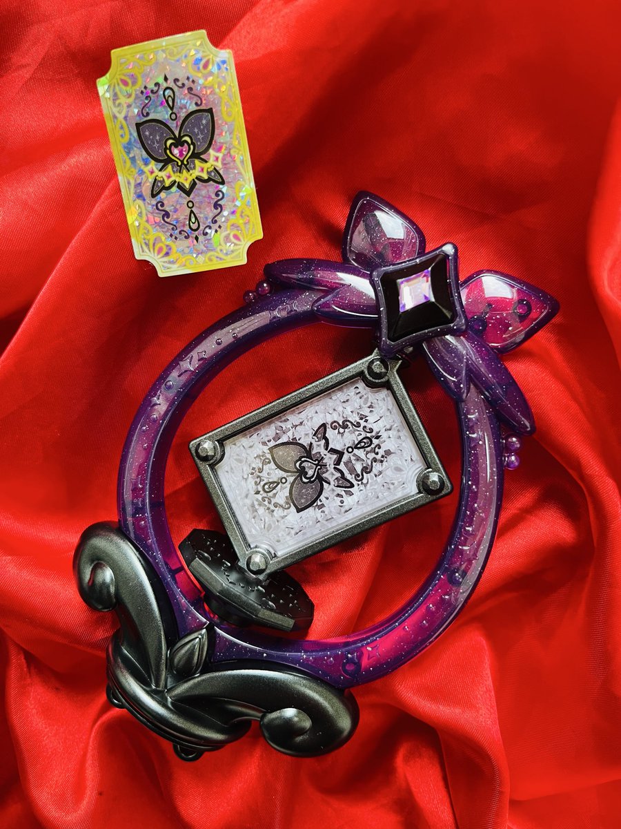 ティアアルカナロッド鋭意塗装中
カードはあえてリバースで…