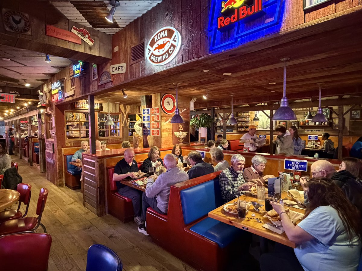 Cyr Northstar Tours made a one-night stop in New York City, soaking in the energy of the Big Apple on their way to Washington DC.

This morning, the adventure kicks into high gear as they hit the road again, heading straight for the nation’s capital!