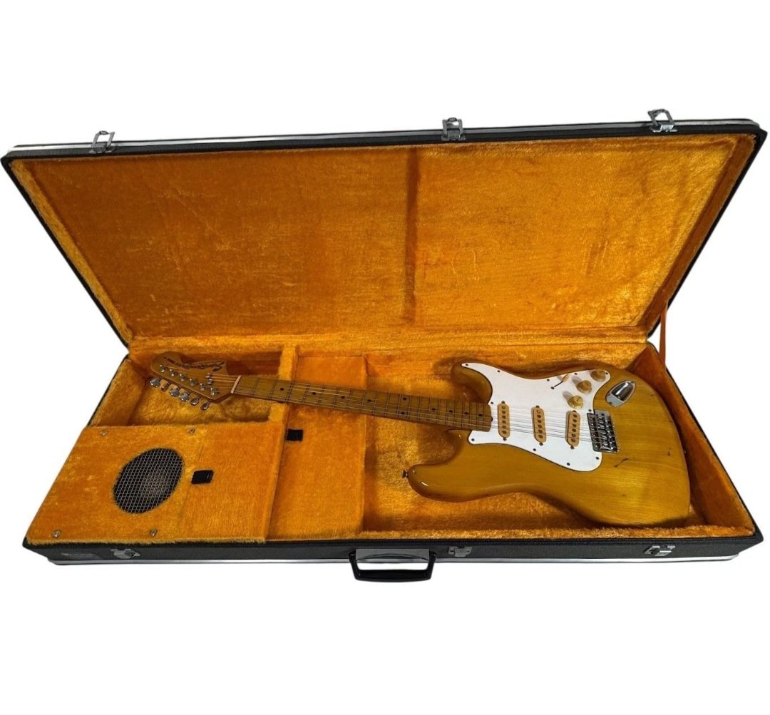 BriansElectro's tweet image. YAMAHA SR-500 Super R'nroller 1980's Japan with Amplifier case. 
#Guitar #RocknRoll