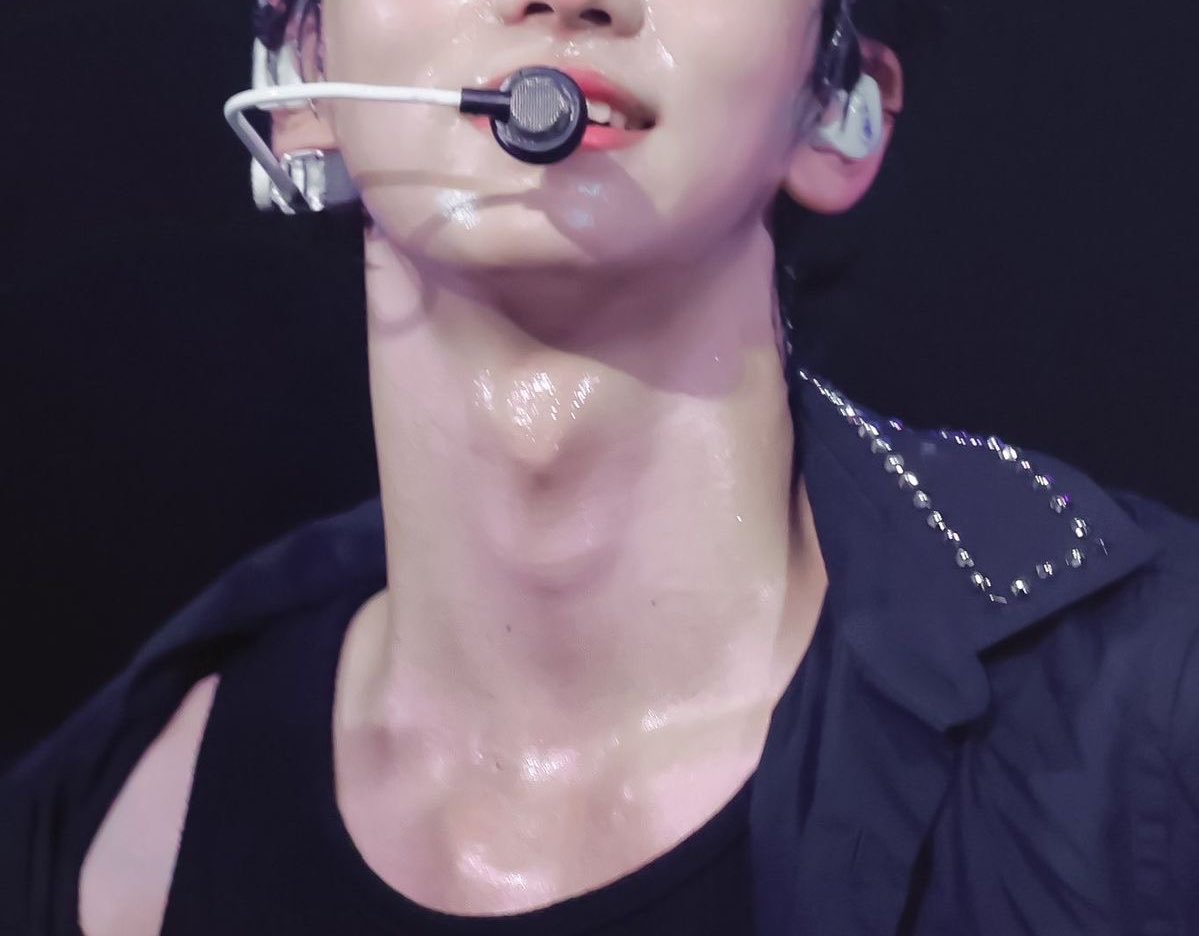 신유 목 tweet media