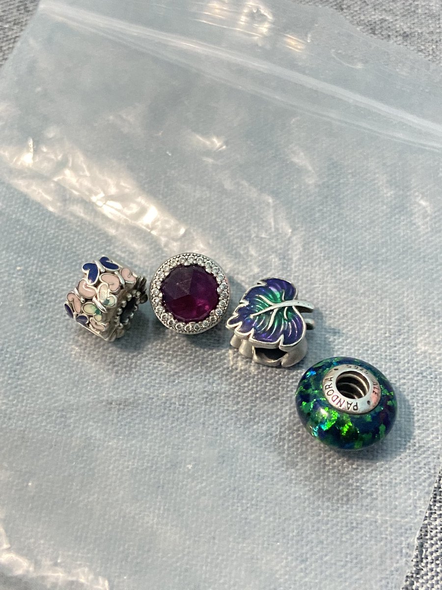 flower11595's tweet image. wts preloved charm pandora #pandora #wtbpandora #zonajajan #zonauangㅤ
