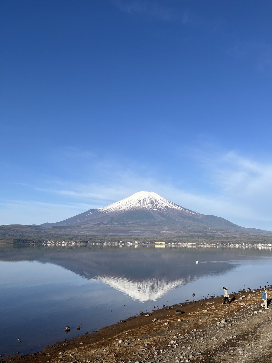 long_and's tweet photo. 富士五湖ウルトラマラソン100km完走！
タイムは11時間5分32秒で、目標には届かなかったけど、ゴールできてよかった！
とにかく晴れてて富士山綺麗やった！
来年も出るか検討します。 https://t.co/aFf6zpwMGB
