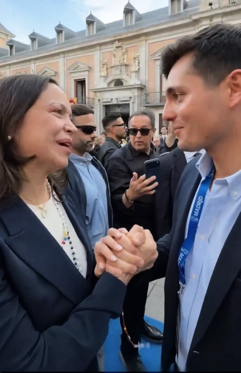 Miren Gurutxe 🌹🌹🌹🇵🇸 tweet media