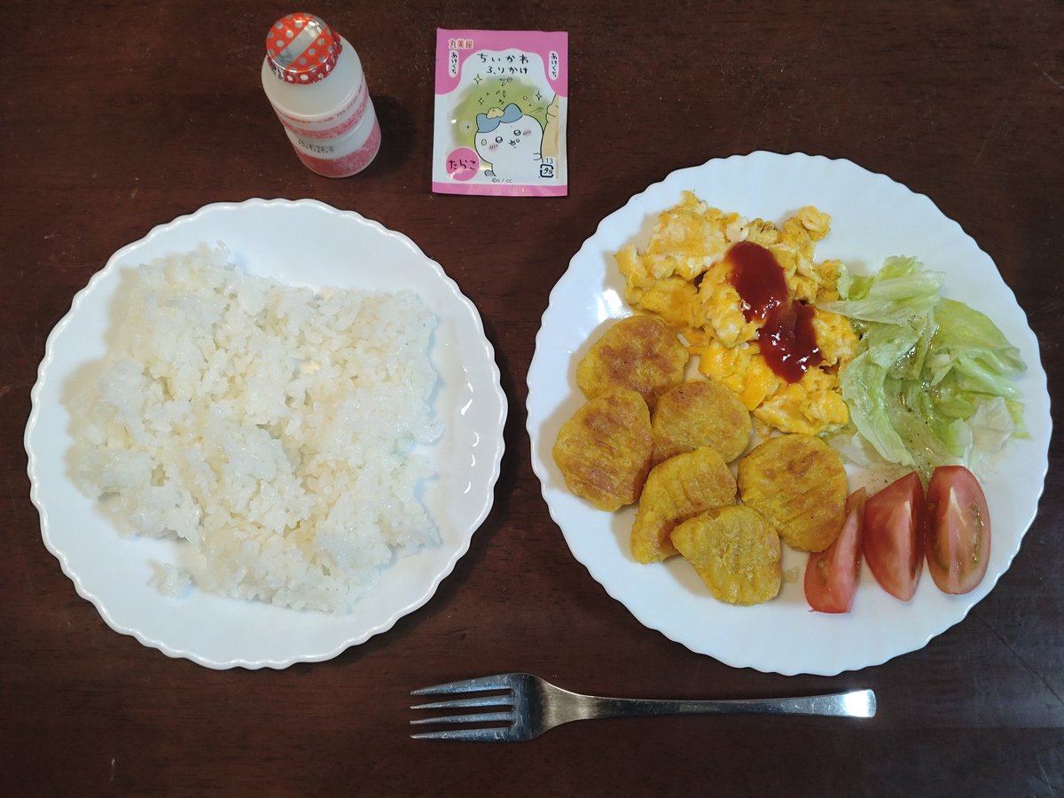 guramita1986's tweet image. Goodmorning！everyone！
Todayis、breakfast、オシャレです。

 #breakfast
 #スクランブルエッグ
 #ちいかわふりかけ