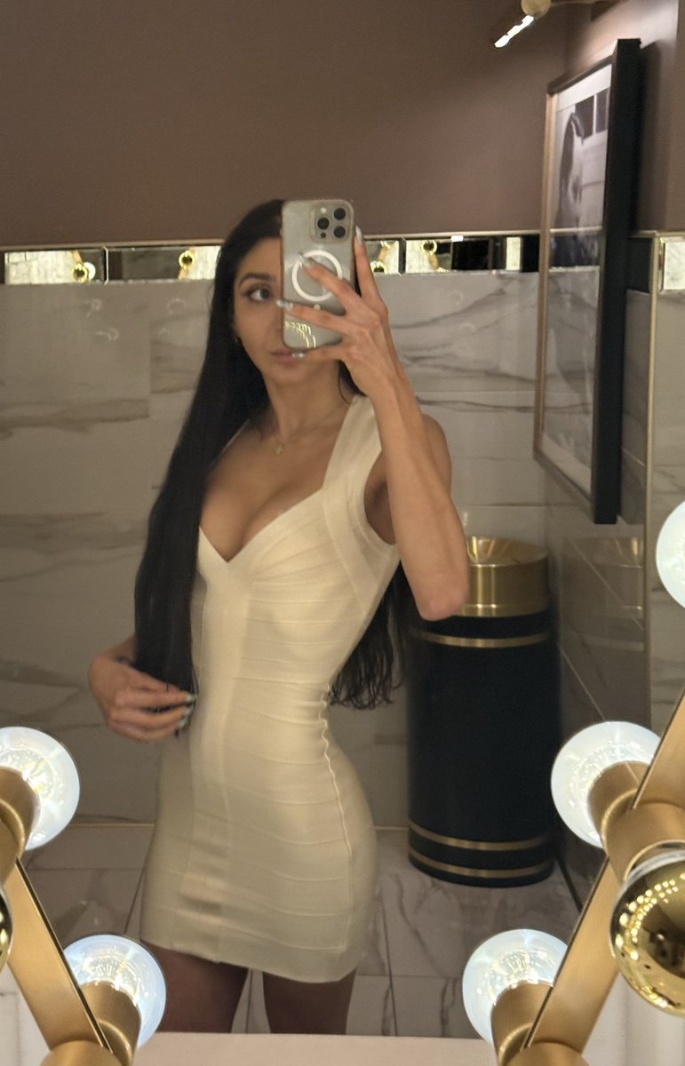 reversecowgirl69 tweet media