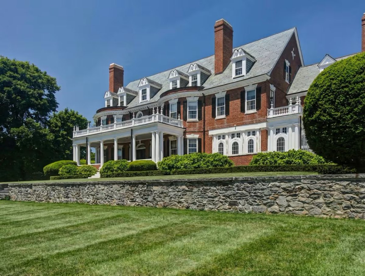 corcorangroup's tweet image. A 1910 #mansion designed by storied #RhodeIsland #architect #NormanIsham just fetched a record $8.65 million! 💰 See the full story on this #recordbreaking #Barrington #estate (featuring #Corcoran Chart House Realty) on Homes.com: bit.ly/4cDIfkD 👈