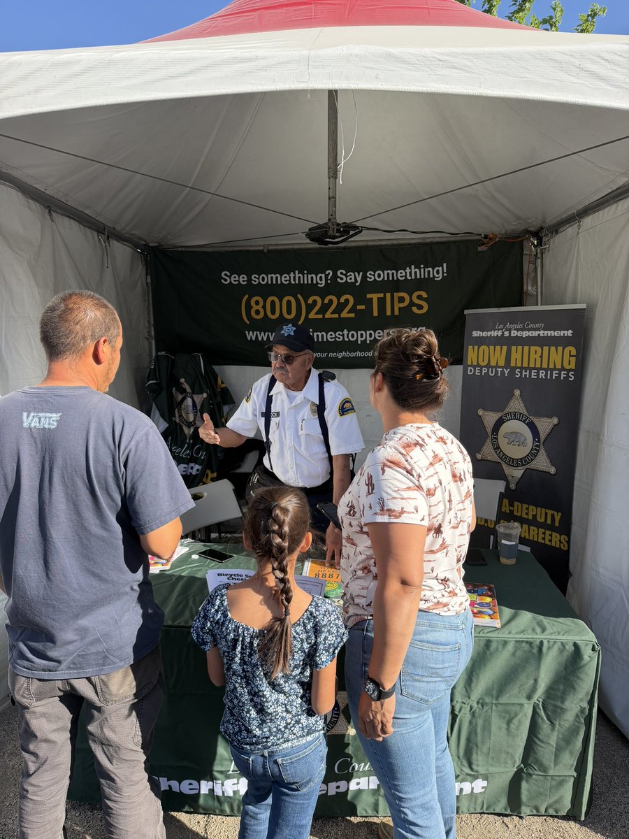 LANLASD's tweet photo. Are you at the #CAPoppyFestival this weekend? Come say hello to our volunteers, reserves, and search and rescue team! #LancasterCA @AVFairgrounds https://t.co/GQ7wXKhw6Y