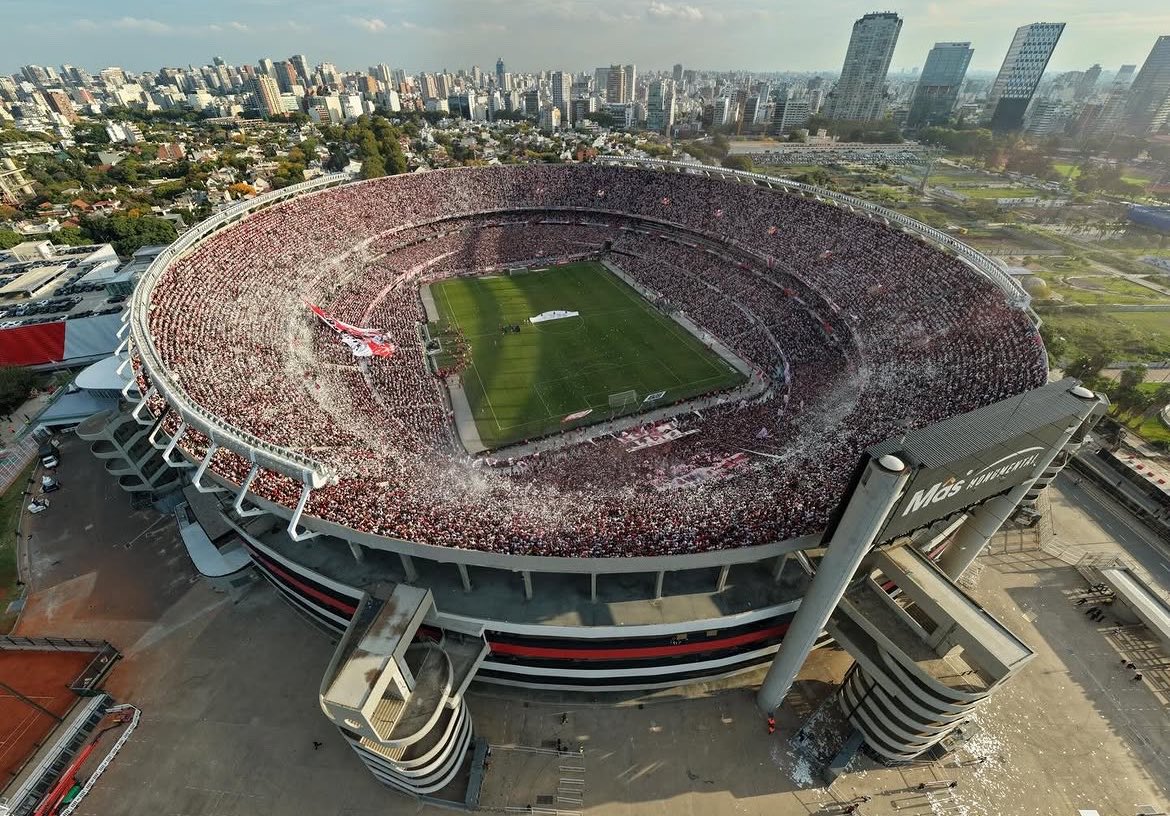 en 48 días ahí adentro van a haber miles de gordas fan del pop