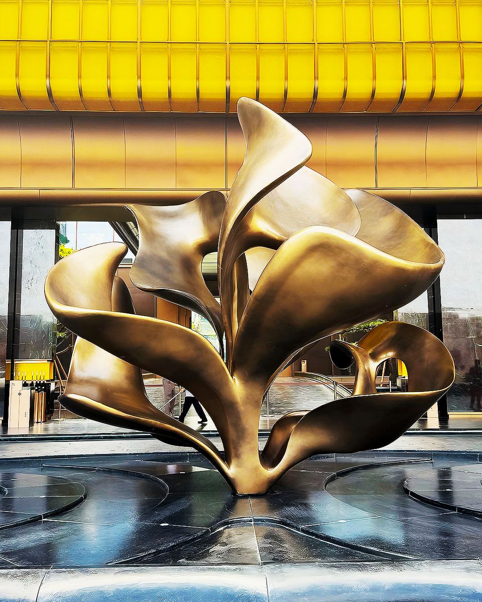 ldndesignawards's tweet image. 𝟐𝟎𝟐𝟓 𝐖𝐢𝐧𝐧𝐞𝐫 𝐇𝐢𝐠𝐡𝐥𝐢𝐠𝐡𝐭 🏆

The Radiance of Golden Elegance by Hangzhou Renhe Sculpture Art
Winner's Page: tinyurl.com/455kw955
🔗 Check the link in bio

#LondonDesignAwards #DesignAwards #LandscapeDesign #SculptureDesign #PublicArt #OutdoorDesign