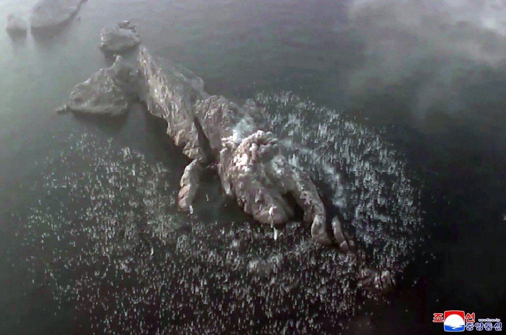 rockfish31's tweet image. 着弾地点は何時もの卵島。
40.646706, 129.548286 google.com/maps/place/40%…