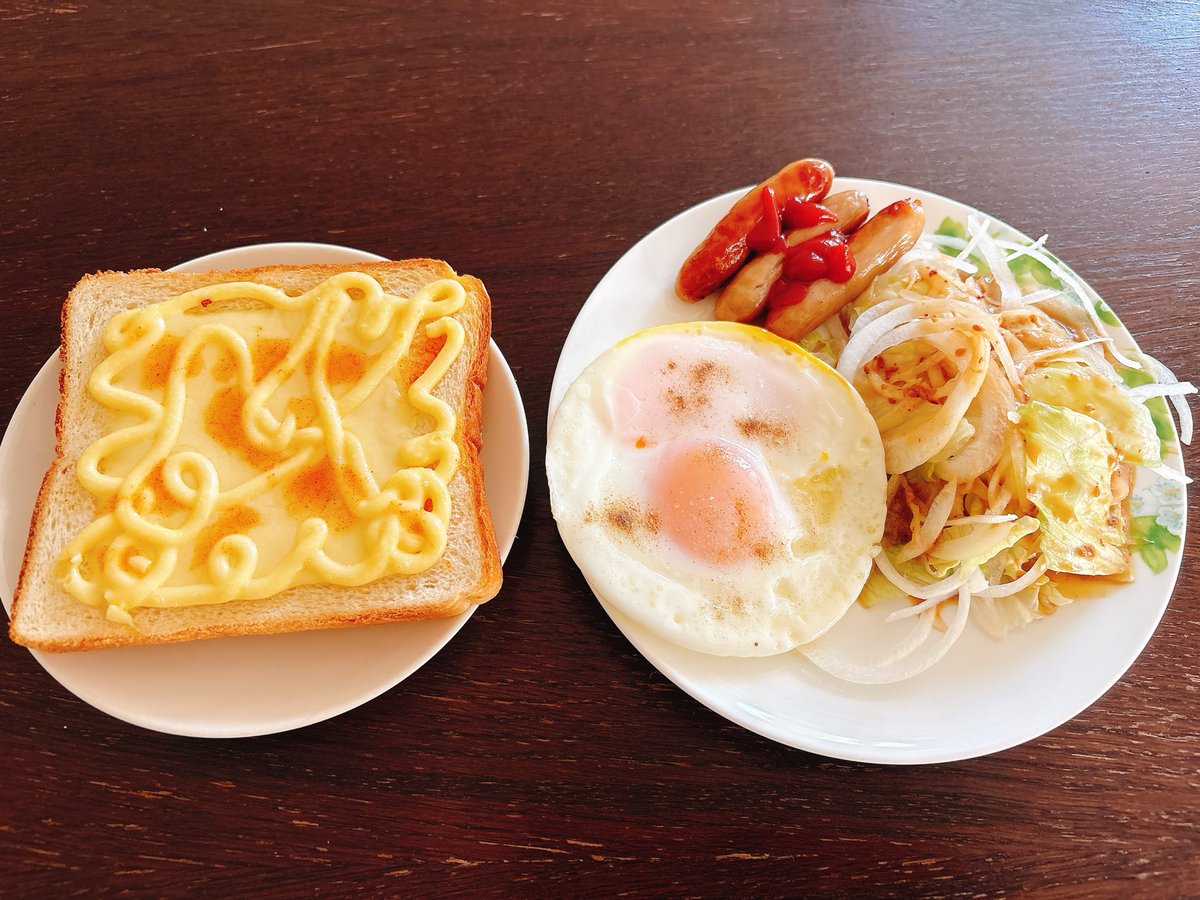 #断酒1535日目
☀️の月曜👐今日はUQ!松屋で朝食してアウトレット行ってマッサージの予定!働き方改革で休みを強制的に取らされるのは良くなったが給料上げて税金下げて欲しいと切に願う!節約する事に頭を費やしどんどん人は疲弊していってしまう!公約した事はやらなければ嘘つき政治家だ🤥#Twitter断酒部