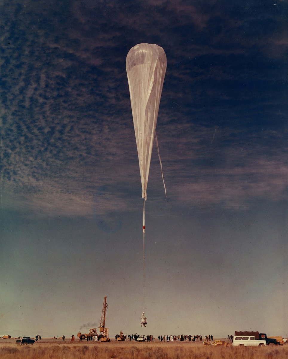 ron_eisele's tweet photo. 20 April 1963. STARGAZER scientific research balloon flight from Holloman AFB failed to launch after the gondola separated. Capt. Joseph Kittinger and astronomer William White, were to study stars from above most of earth's atmosphere. Project cancelled. https://t.co/YceAwanBIw