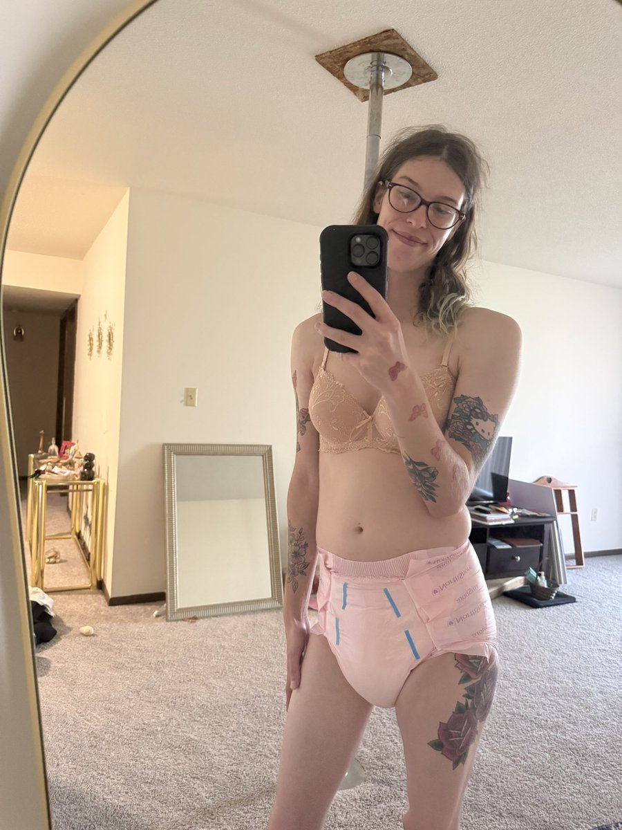 babysophierae's tweet photo. Hope everyone had a wonderful Sunday. My birthday was on Friday so I spent the weekend padded and spending it the right way. Can’t wait to spend this chapter with yall making great content for all you 🩷✨ https://t.co/4E0rUN7m8X