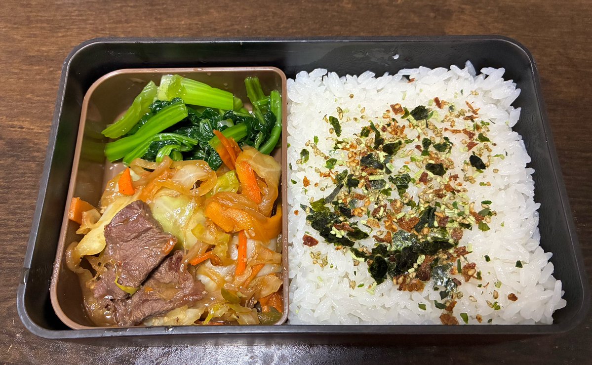 最近はお弁当頑張ってます。1ヶ月ぐらいは続いてる