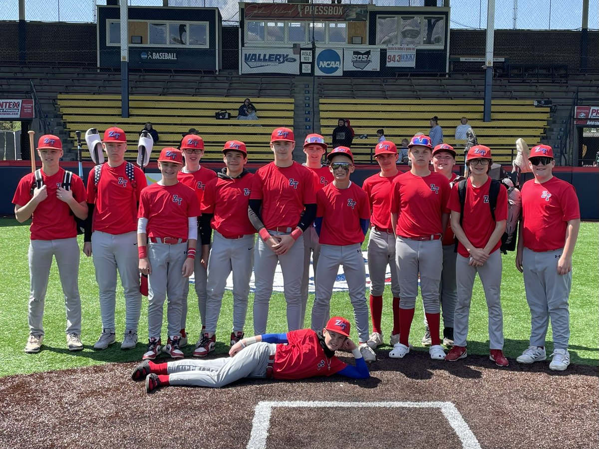 GavinD2030's tweet image. Proud of my ZTJH teammates, we picked up wins in both ends of a double header against Huntington today! Go Pioneers! ⚾️💪

@zanetrace_bsbl 

#baseball #classof2030 
#studentathlete #utilityplayer 
#righthandpitcher 
#collegebaseball #recruiting 
#zanetracebaseball