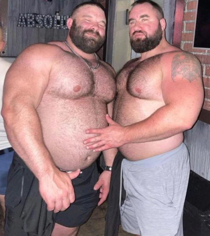 Bruciebanner06's tweet photo. bruce and Thor:
#thorbruce https://t.co/2N7lkkIofb