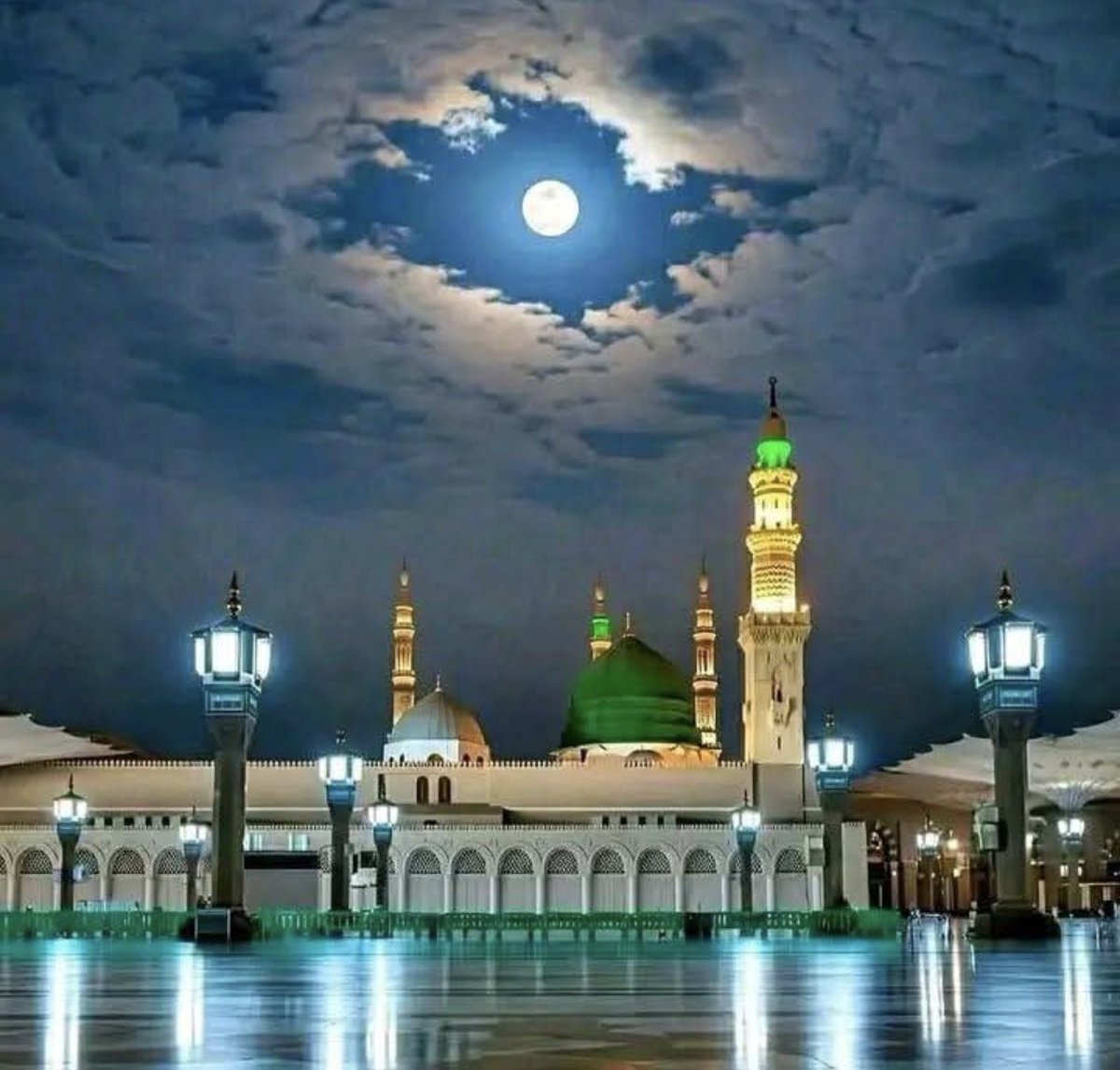taher_ajlan's tweet photo. فداوني يا رسول الله مَرحَمةً
فَصَرحُ جسمي وَهَا ؛ بَل باتَ يَنهدِم

وامسح بِكَفِّ حنان مِنكَ يا ثِقتي
إن الجِراحَ بطيبِ المَسِّ تَلتئمُ. https://t.co/RNqhd0CcY6