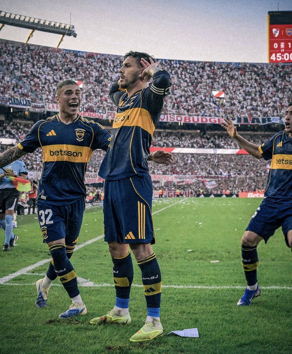 TRAJERON A PÁEZ DESDE EL CHELSEA, A ANÍBAL MORENO, FAUSTO VERA, 3 CAMPEONES DEL MUNDO, ESTADIO PARA 100 MIL PERSONAS, Y SE FUERON COGIDOS POR EL BOCA DE UN INTERINO. VAN A MORIRSE GALLINAS.