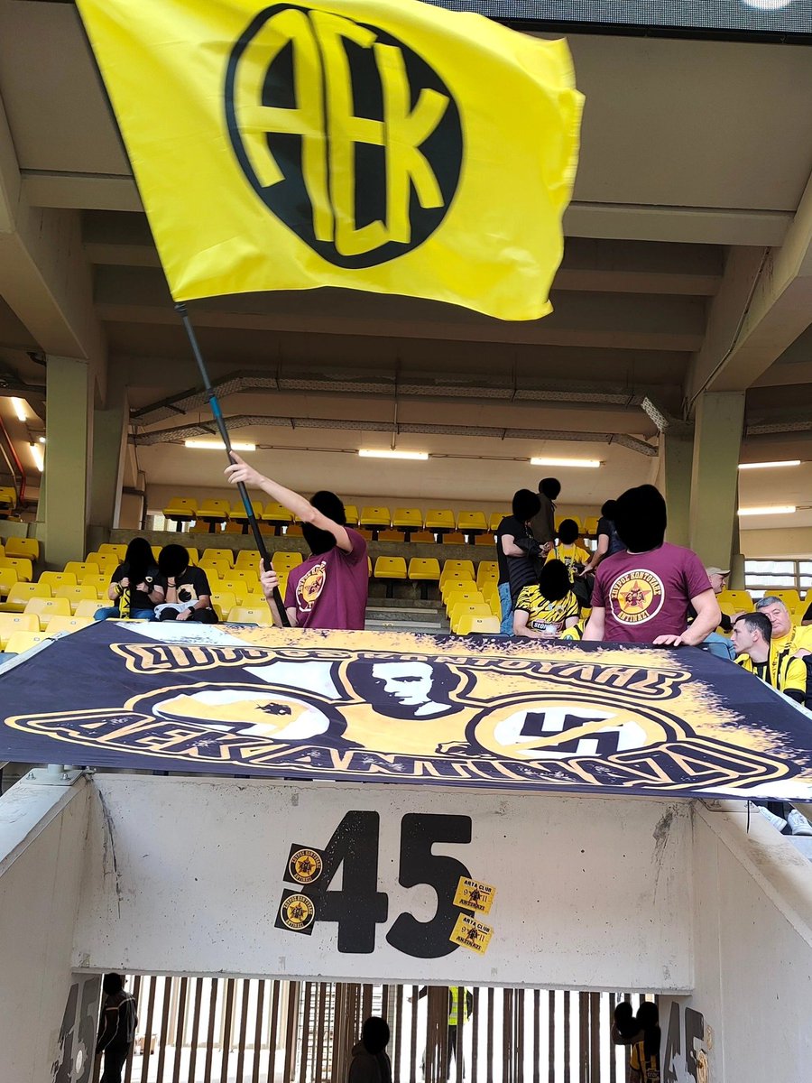 ultras_antifaa's tweet image. #Greece — Anti-fascist flags and banners in the AEK Athens stands.