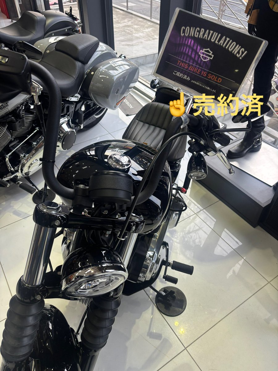 daru_mt09's tweet photo. 週末、正規ディーラー3店舗周り💦

一番お得なサポートキャンペーン利用で見積もり出た #ユーメディア湘南 ラスト1台 #ストリートボブ FXBB 新車
㊗️#ハーレーダビットソン 契約🤣
約3週間後、納車が楽しみ🎊

嫁ちゃんのハーレー好き影響で、
ワイも無事 #清水ジャンプ 
ちな #xsr900 下取りね😭😭 https://t.co/G6UE6PFEWb