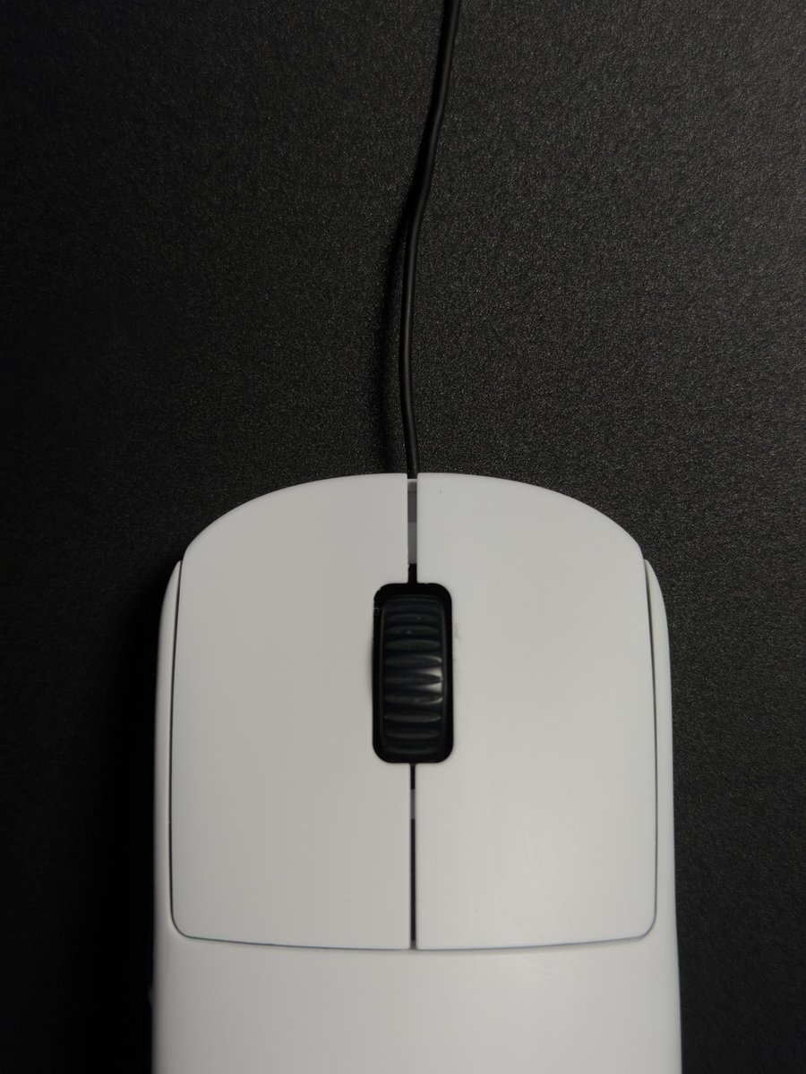 After ~1 month of using the Midori W1RXD EV2LUTION I gotta say that this cable is truly worth the money. The stock cable had noticable drag at times, while I didn’t have this problem with the Midori cable at all. This mouse truly feels wireless now.

I can only recommend it! 😁