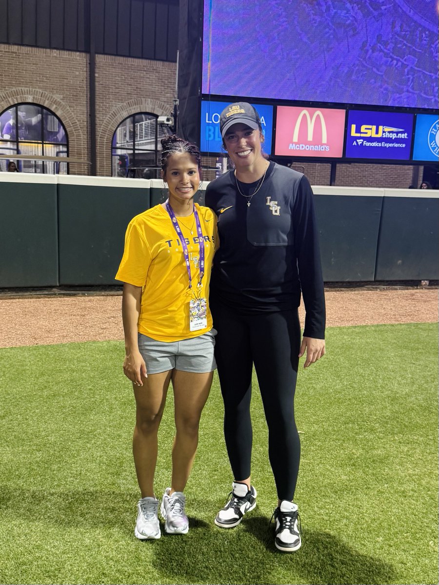 Spent the weekend in Baton Rouge with <a href="/LSUsoftball/">LSU Softball</a> 🐯💜💛

Thank you so much <a href="/BethTorina/">Beth Torina</a> <a href="/CoachNealPT/">Bryce Neal</a> <a href="/LSU_SandraMoton/">Sandra</a> <a href="/Tpleasants17/">Taylor Pleasants</a> <a href="/zjermain_15/">Zach Jermain</a> for the invite, had a great time and I can’t wait to be back!

<a href="/jazzvesely/">Jazz Jackson-Vesely</a> <a href="/KcJackson00/">KC Jackson</a> <a href="/Jazz16u/">Impact Gold Jazz 16U</a> <a href="/ImpactGoldOrg/">Impact Gold Fastpitch</a> <a href="/lsu_dailynews/">DAILY LSU NEWS + LSU Softball Report</a>