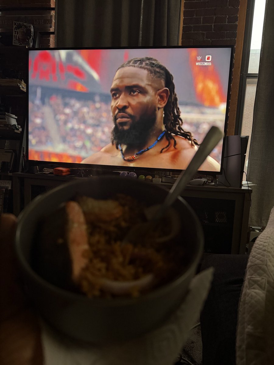 bostonsfavson's tweet photo. Powered by jollof rice .#Wrestlemania https://t.co/VoXOTVvKJc