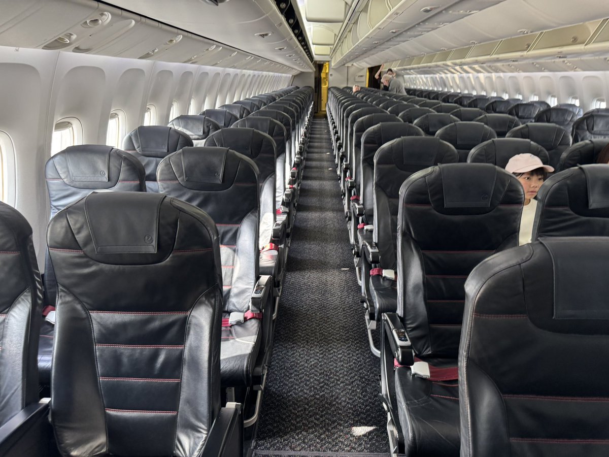 JURabbit_Photo's tweet photo. Now boading！
JL585 heading to Hakodate(HKD) from Tokyo International Haneda(HND).

Assigned Aircraft: JA602J
Boeing 767-300ER

��ずは函館まで https://t.co/aFLJk5g7B1